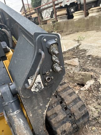 Image of John Deere 331G equipment image 4