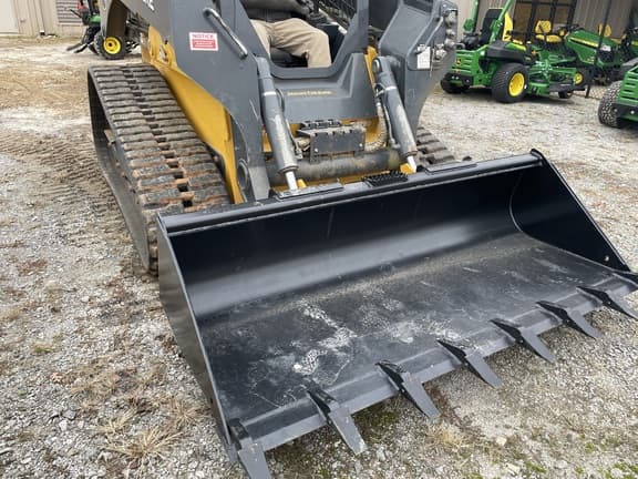 Image of John Deere 331G equipment image 3