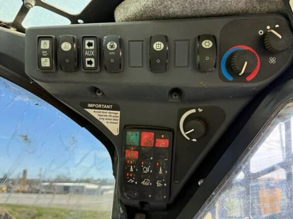 Image of John Deere 331G equipment image 2