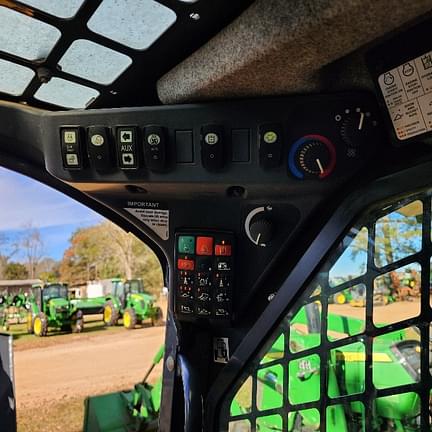 Image of John Deere 331G equipment image 4