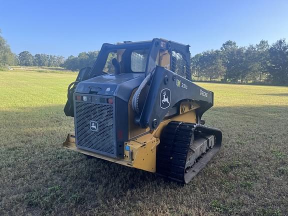 Image of John Deere 331G equipment image 2