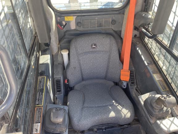 Image of John Deere 331G equipment image 3