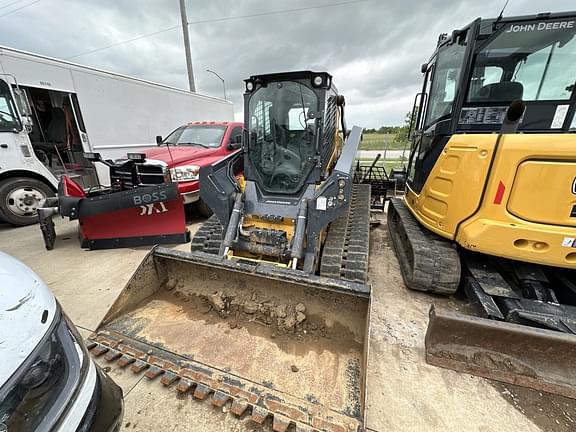 Image of John Deere 331G equipment image 1