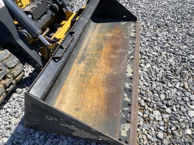 Image of John Deere 331G equipment image 4