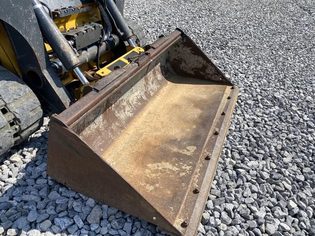 Image of John Deere 331G equipment image 4