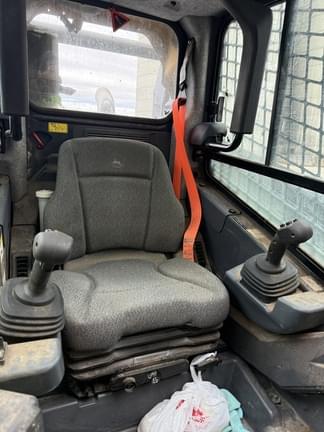 Image of John Deere 332G equipment image 1