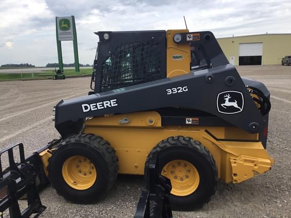 Image of John Deere 332G equipment image 2