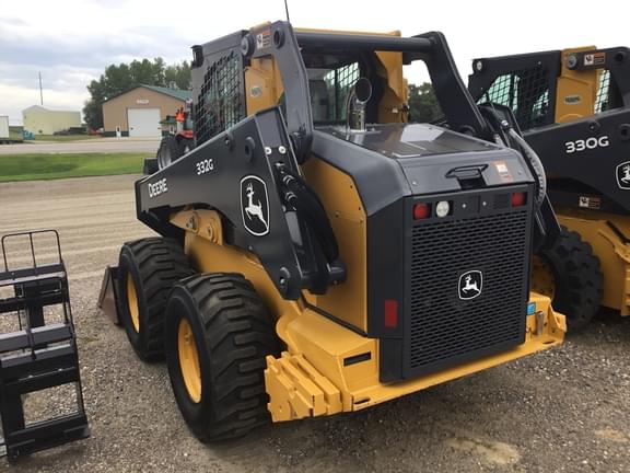 Image of John Deere 332G equipment image 4