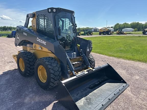 Image of John Deere 332G equipment image 2