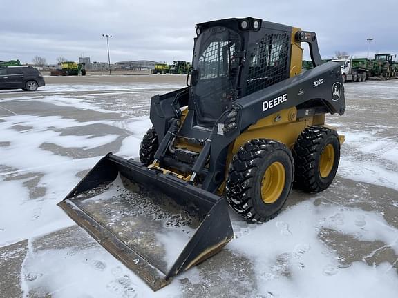 Image of John Deere 332G equipment image 2