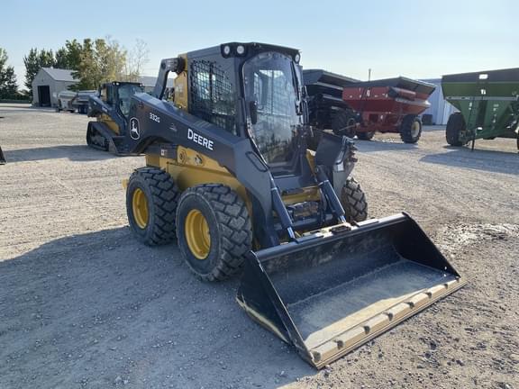 Image of John Deere 332G equipment image 4