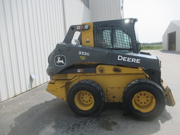 Main image John Deere 332G