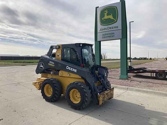 Image of John Deere 332G equipment image 1