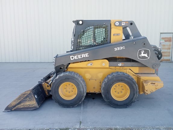 Main image John Deere 332G