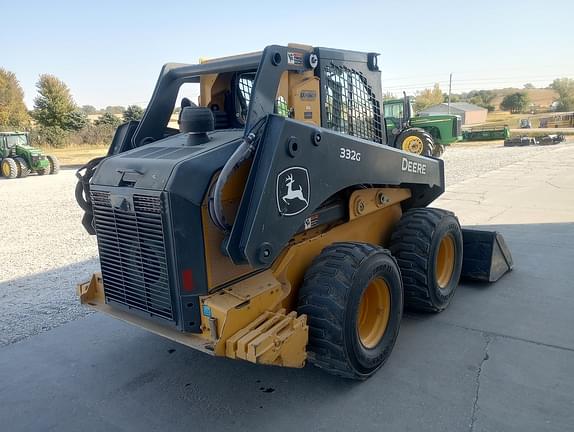 Image of John Deere 332G equipment image 4