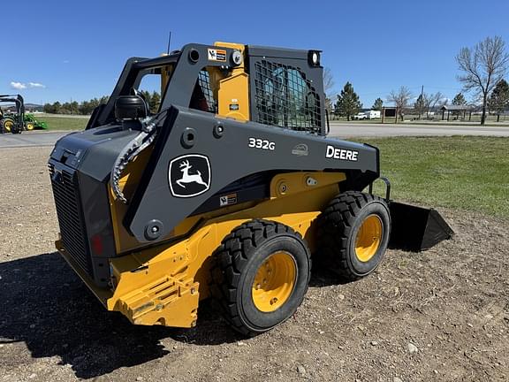 Image of John Deere 332G equipment image 2
