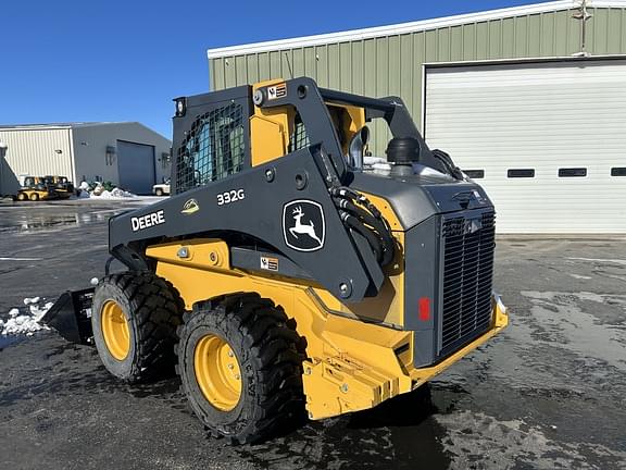 Image of John Deere 332G equipment image 2