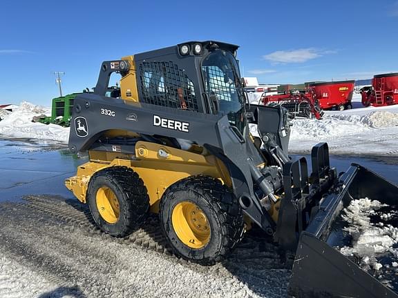 Image of John Deere 332G equipment image 4