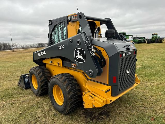 Image of John Deere 332G equipment image 3