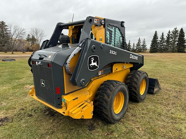 Image of John Deere 332G equipment image 2