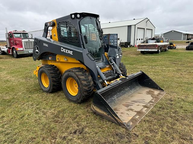 Image of John Deere 332G equipment image 1