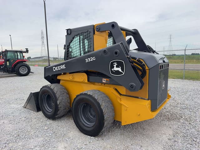 Image of John Deere 332G equipment image 4