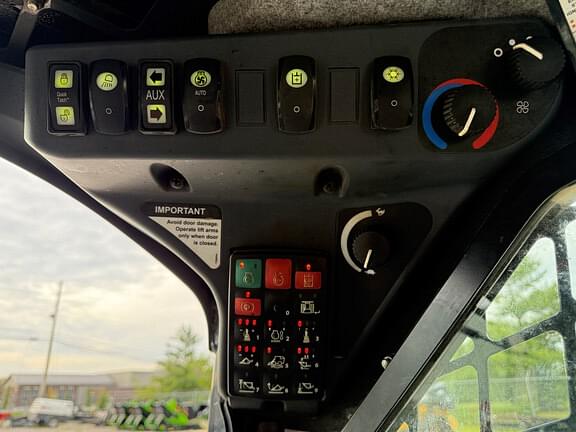 Image of John Deere 333G equipment image 4