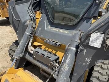 Main image John Deere 333G