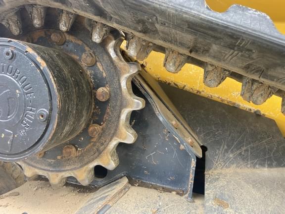 Image of John Deere 333G equipment image 4