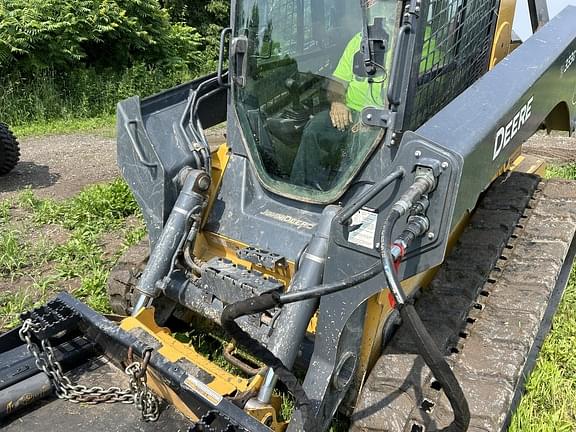 Image of John Deere 333G equipment image 1