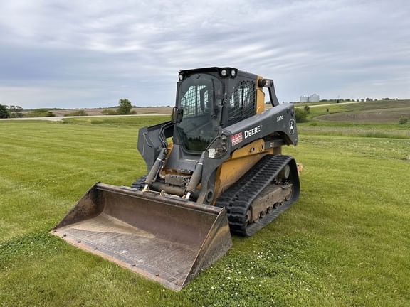 Main image John Deere 333G