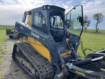 Main image John Deere 333G