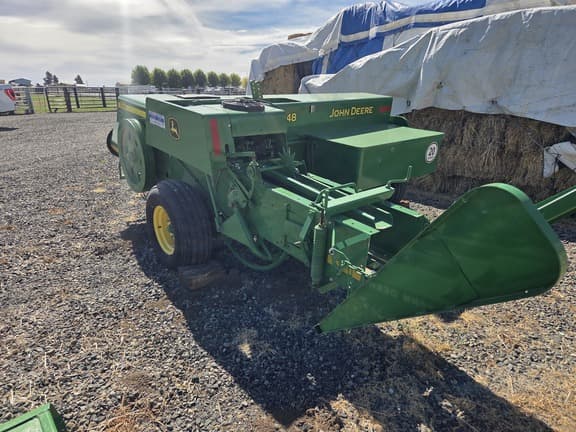 Image of John Deere 348 equipment image 3