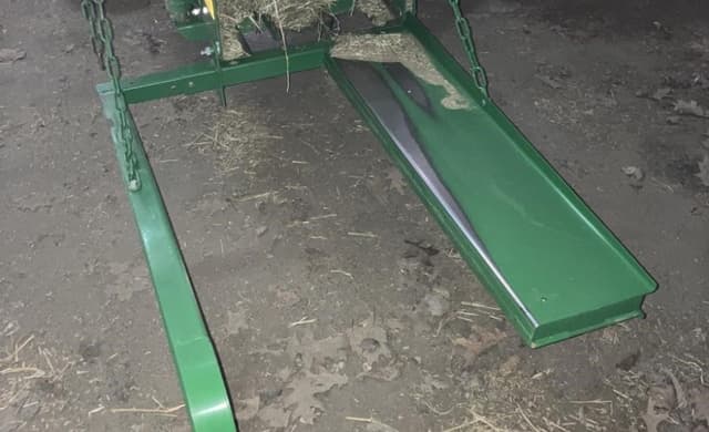 Image of John Deere 348 equipment image 3