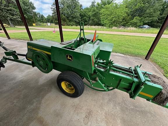 Image of John Deere 348 equipment image 2