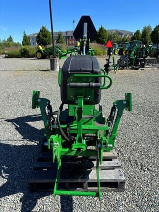 Image of John Deere 370B equipment image 4