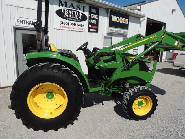 Image of John Deere 4044M equipment image 4