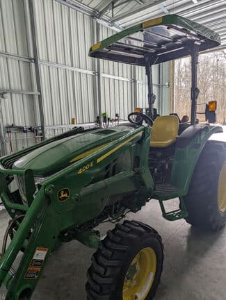 Image of John Deere 4044M equipment image 3