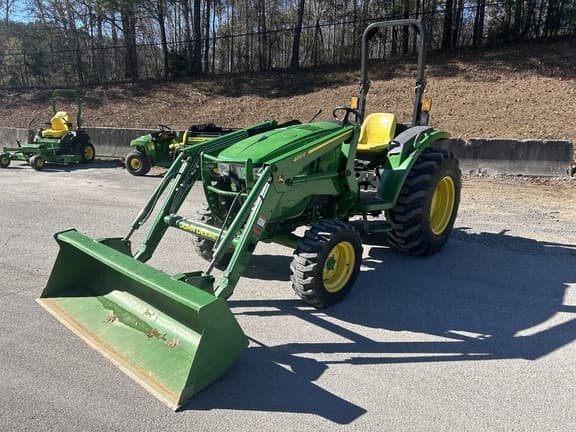 Image of John Deere 4044M equipment image 4