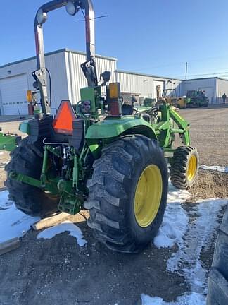 Image of John Deere 4044M equipment image 4