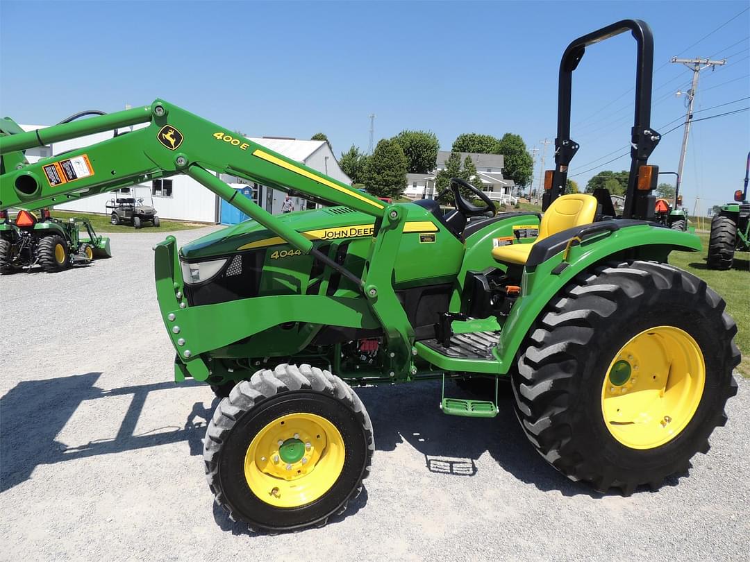 Image of John Deere 4044M Primary image