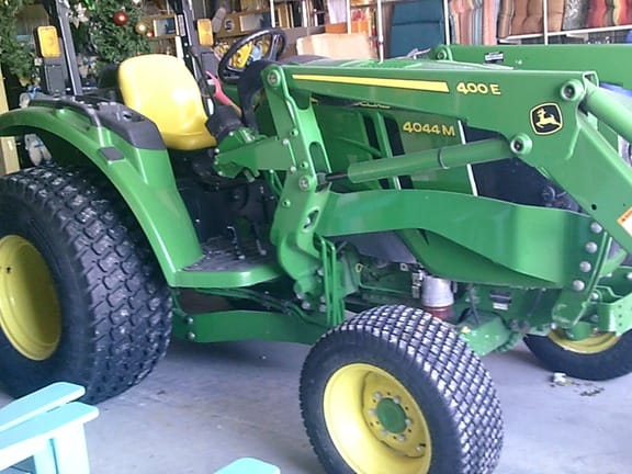 2021 John Deere 4044M Equipment Image0