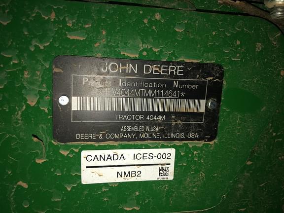 Image of John Deere 4044M equipment image 3
