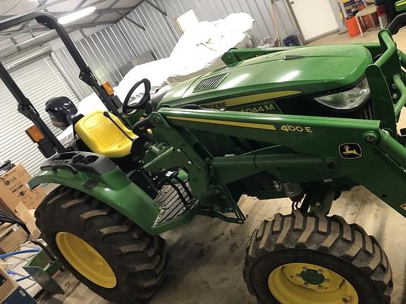 Image of John Deere 4044M equipment image 4