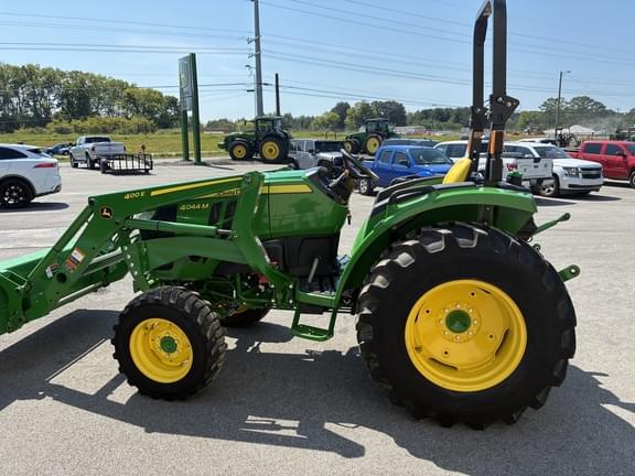Image of John Deere 4044M equipment image 3