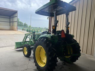 Image of John Deere 4044M equipment image 4