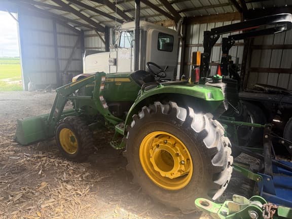 Image of John Deere 4044M equipment image 3