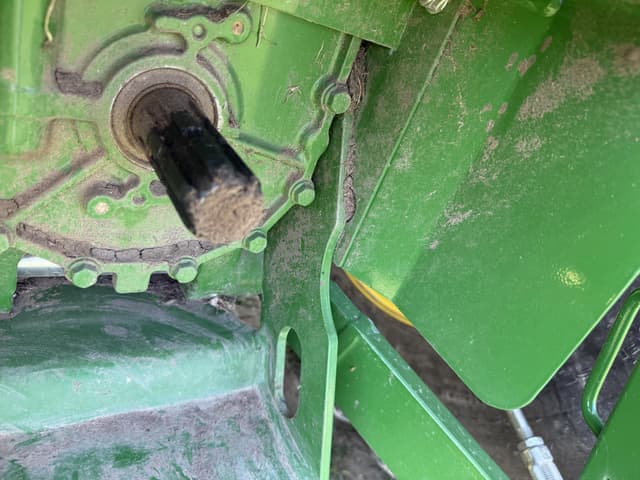 Image of John Deere 4044M equipment image 4