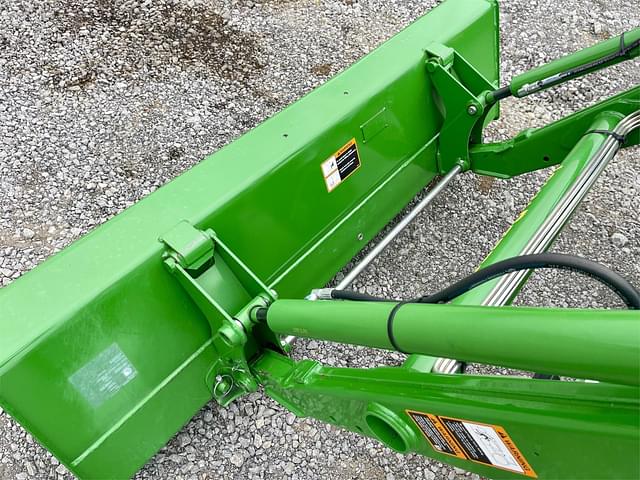 Image of John Deere 4044M equipment image 4