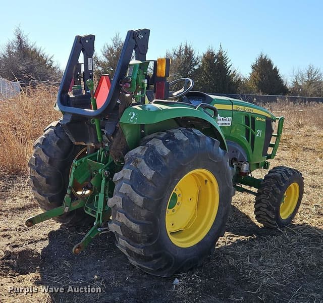 Image of John Deere 4044M equipment image 4